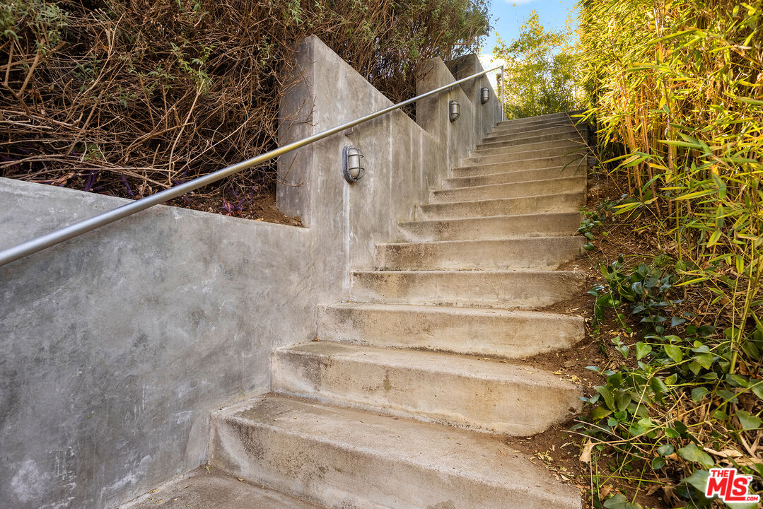 7312 Caverna Drive Los Angeles, CA 90068 - Photo 39 of 53