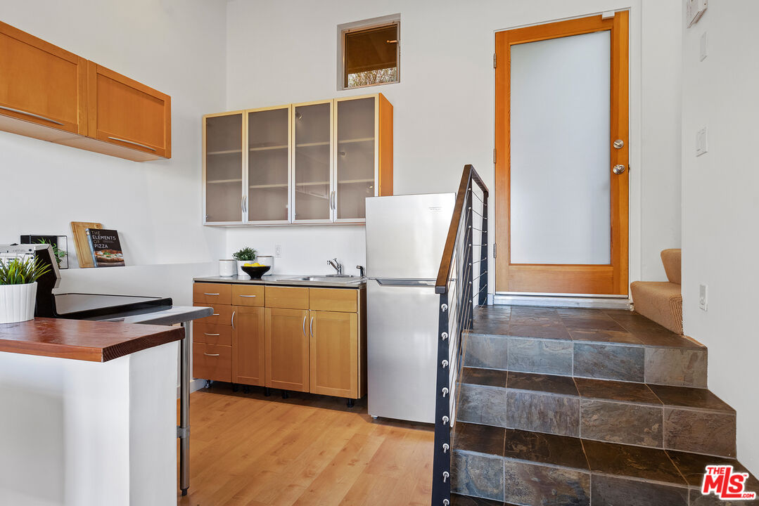 7312 Caverna Drive Los Angeles, CA 90068 - Photo 40 of 53