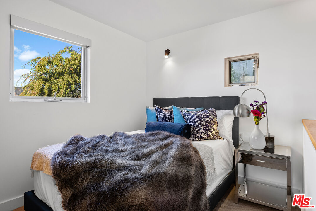 7312 Caverna Drive Los Angeles, CA 90068 - Photo 43 of 53