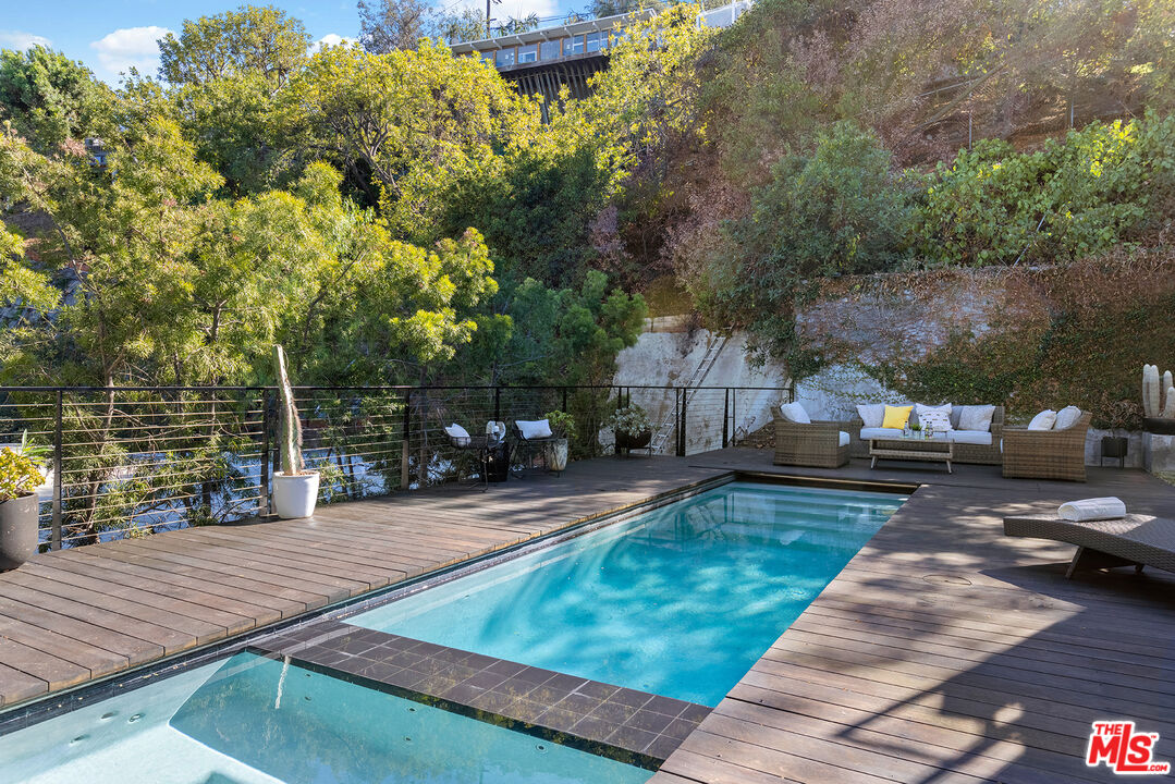 7312 Caverna Drive Los Angeles, CA 90068 - Photo 51 of 53