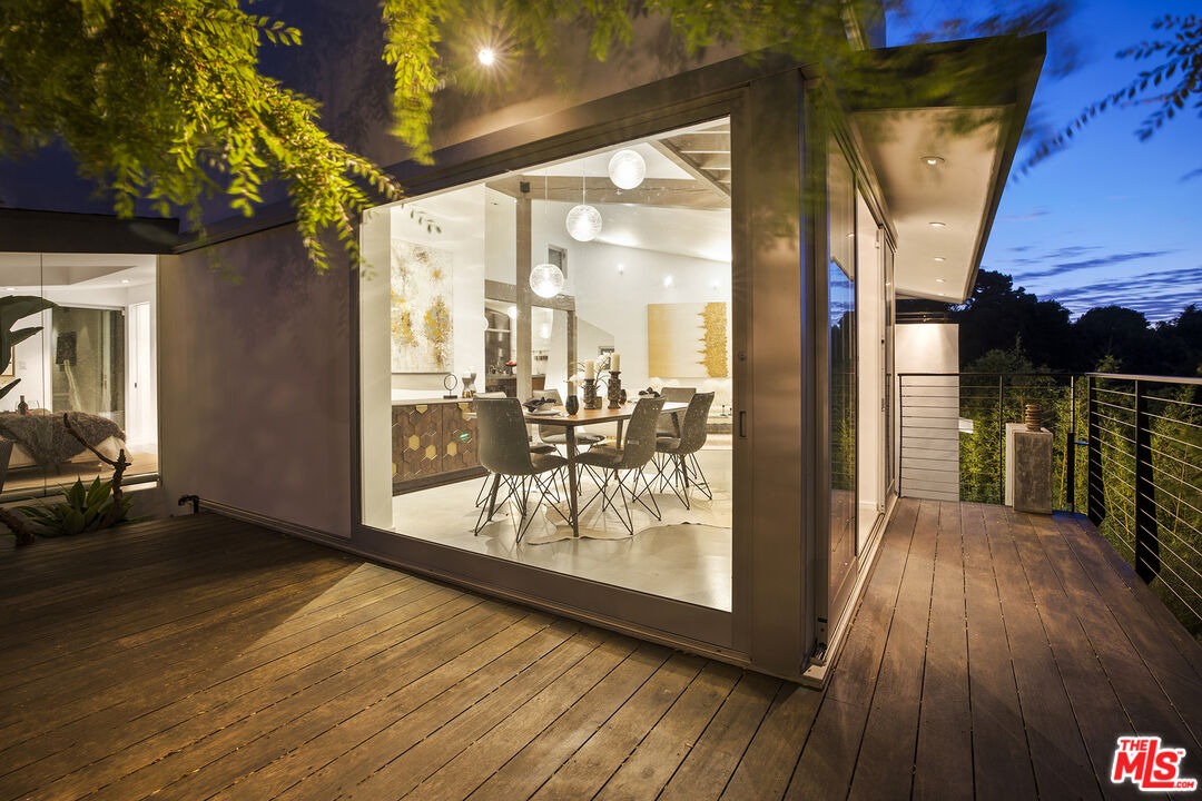 7312 Caverna Drive Los Angeles, CA 90068 - Photo 7 of 53