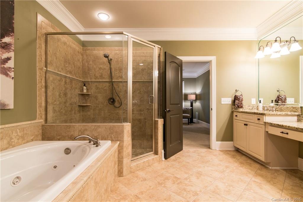 111 Renwick Road, Unit 111 Charlotte, NC 28211 - Photo 11 of 22 Gallery Image 11