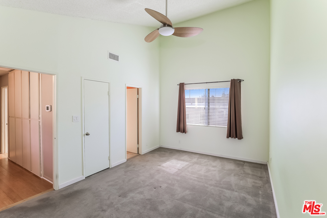 1701 Scott Road, Unit 111 Burbank, CA 91504 - Photo 15 of 24