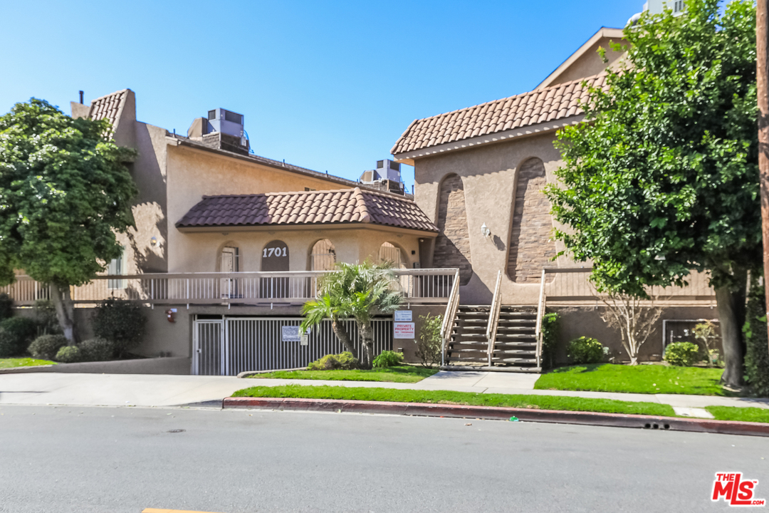 1701 Scott Road, Unit 111 Burbank, CA 91504 - Photo 3 of 24