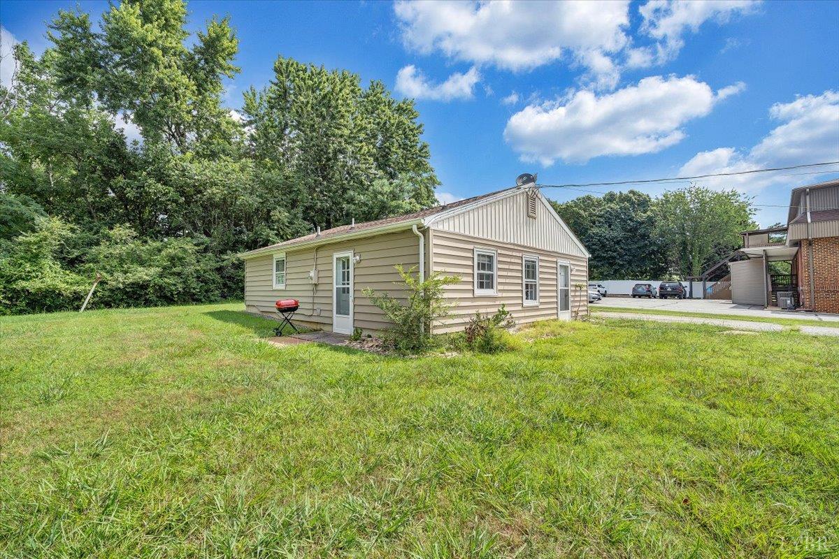 155 Laxton Road Lynchburg, VA 24502 - Photo 49 of 58 a view of a house with backyard