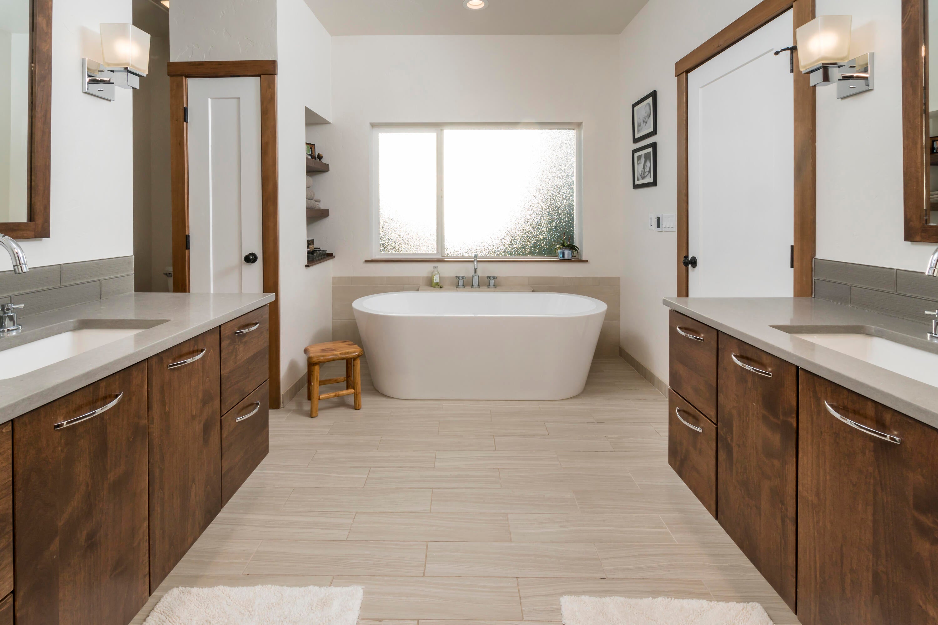 21535 Modoc Lane Bend, OR 97702 - Photo 12 of 26 PRIMARY BATH