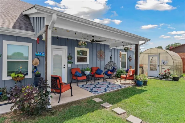 $299,500 | 393 East Pennsylvania Avenue, Van, TX 75790