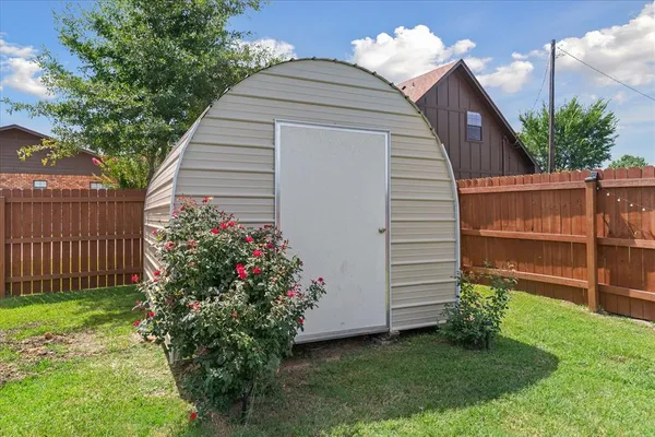 $299,500 | 393 East Pennsylvania Avenue, Van, TX 75790