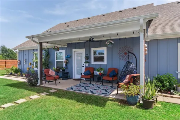 $299,500 | 393 East Pennsylvania Avenue, Van, TX 75790