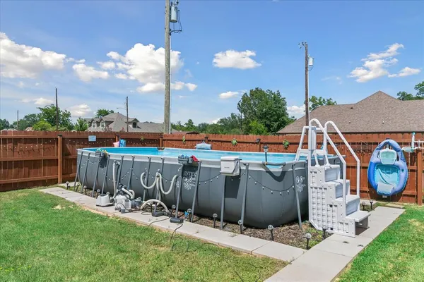 $299,500 | 393 East Pennsylvania Avenue, Van, TX 75790