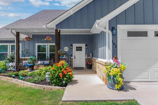 $299,500 | 393 East Pennsylvania Avenue, Van, TX 75790