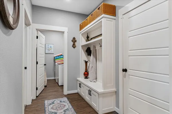 $299,500 | 393 East Pennsylvania Avenue, Van, TX 75790