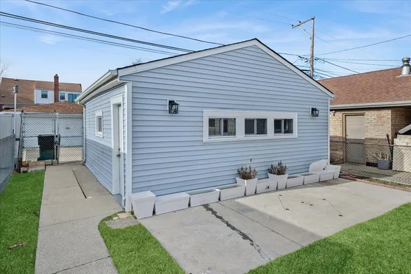 $389,900 | 5152 South Lawler Avenue, Chicago, IL 60638