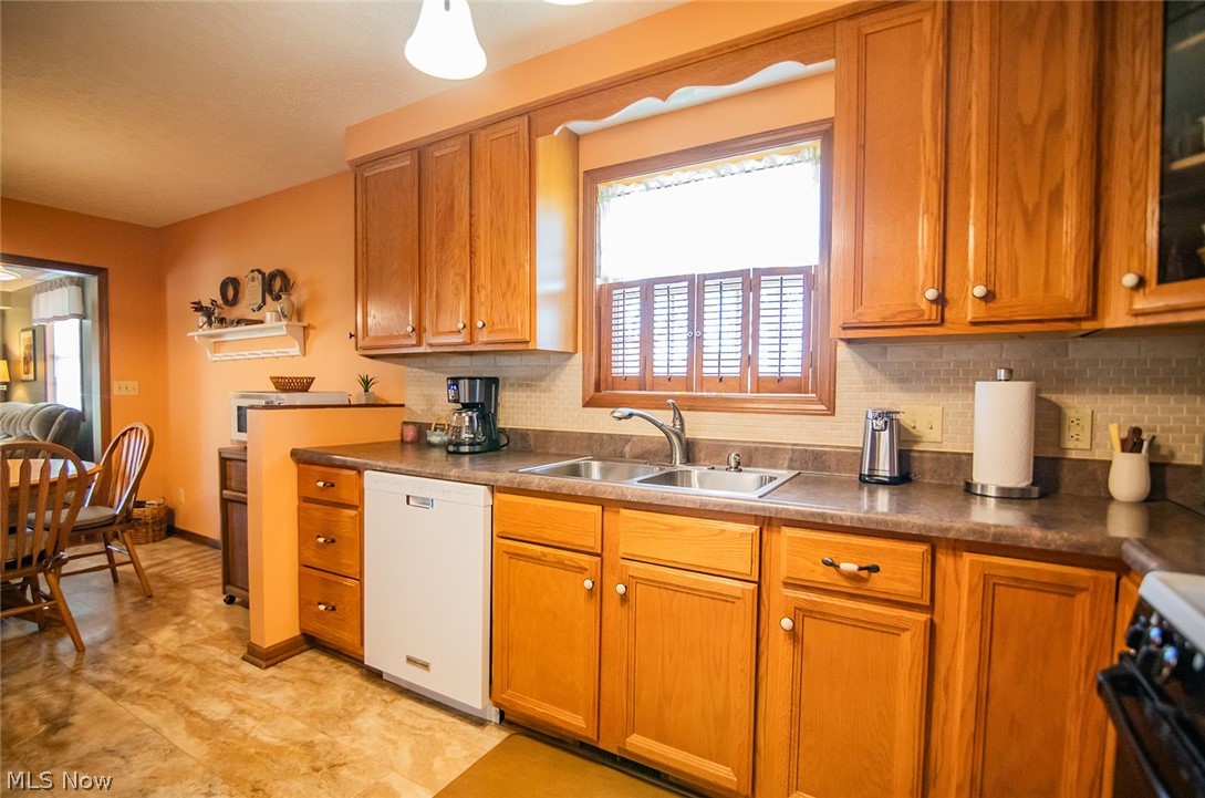 808 28th Street Vienna, WV 26105 - Photo 13 of 47