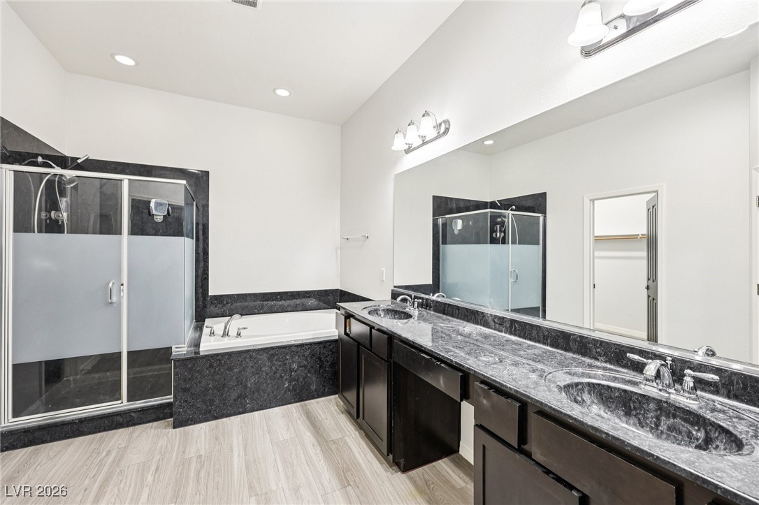 6099 Ryan Ranch Avenue Las Vegas, NV 89130 - Photo 19 of 36 Primary Bathroom