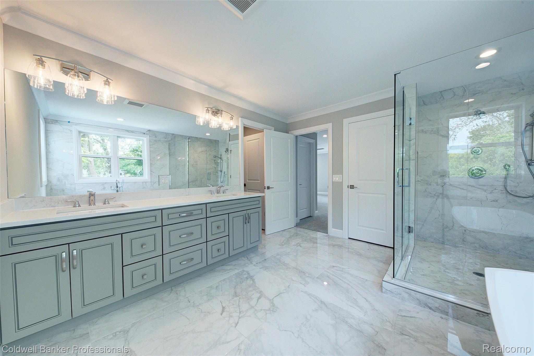 2413 Manchester Road Birmingham, MI 48009 - Photo 51 of 84 4H8A7292_3_4.jpg