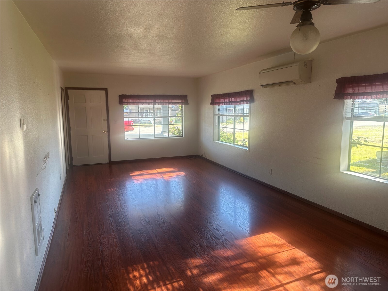 217 East Pe Ell Avenue Pe Ell, WA 98572 - Photo 8 of 22 Gallery Image 8