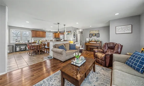 $375,000 | 14301 County Road 2480, St. James, MO 65559