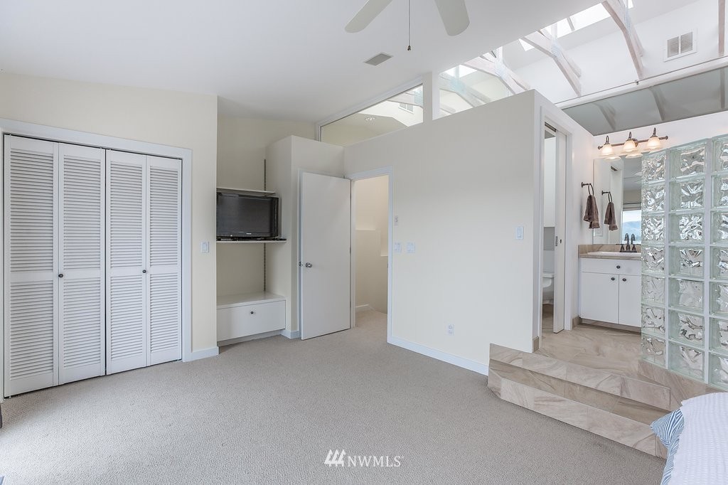 11150 South Lakeshore Road, Unit 5 Chelan, WA 98816 - Photo 15 of 25 Gallery Image 15