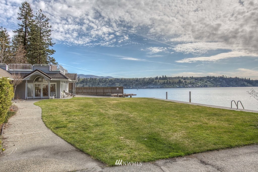 11150 South Lakeshore Road, Unit 5 Chelan, WA 98816 - Photo 20 of 25 Gallery Image 20