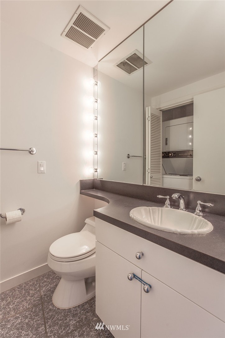 11150 South Lakeshore Road, Unit 5 Chelan, WA 98816 - Photo 7 of 25 Gallery Image 7