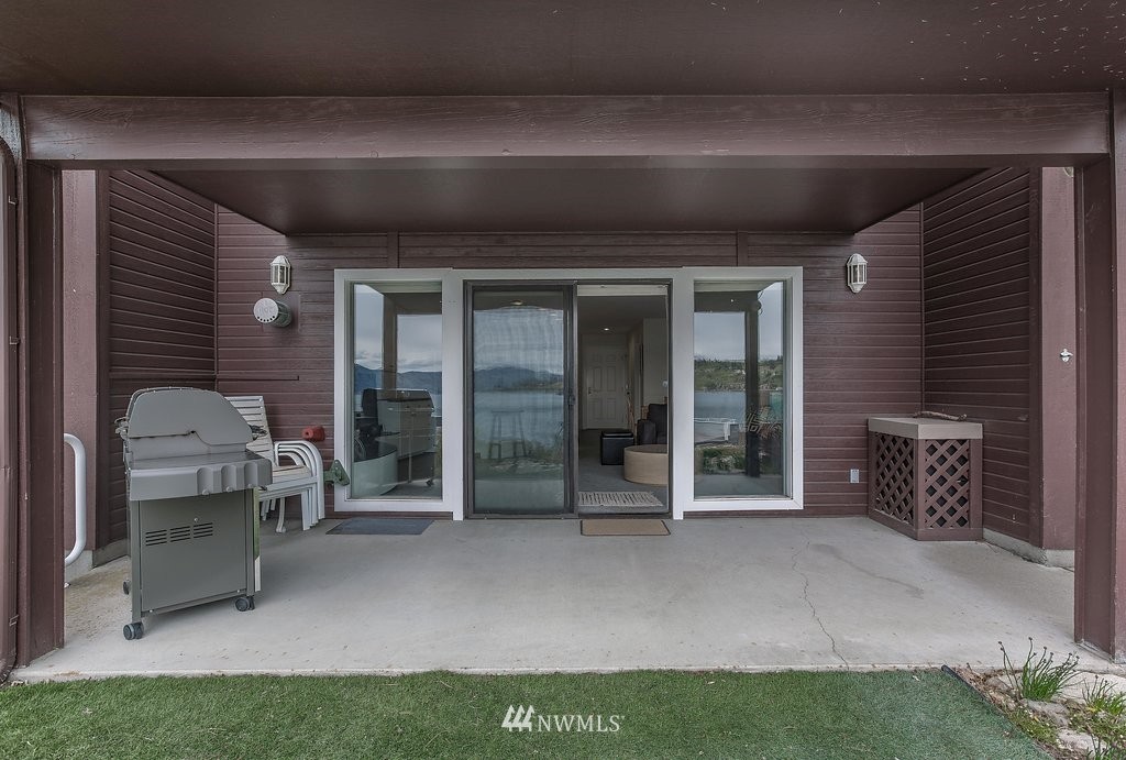 11150 South Lakeshore Road, Unit 5 Chelan, WA 98816 - Photo 8 of 25 Gallery Image 8