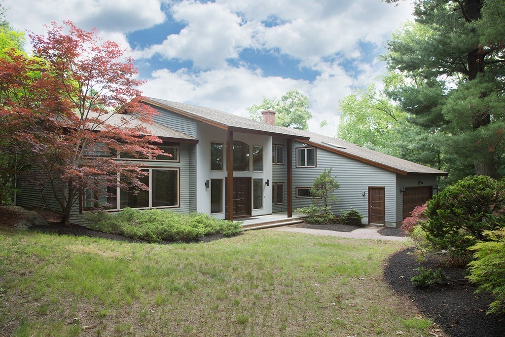 48 Summit Road Lexington, MA 02421 - Photo 2 of 12 a front view of house with yard and green space