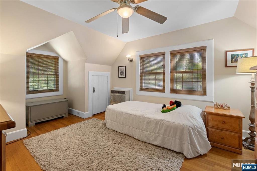 694 Sunset Road Teaneck, NJ 07666 - Photo 14 of 30
