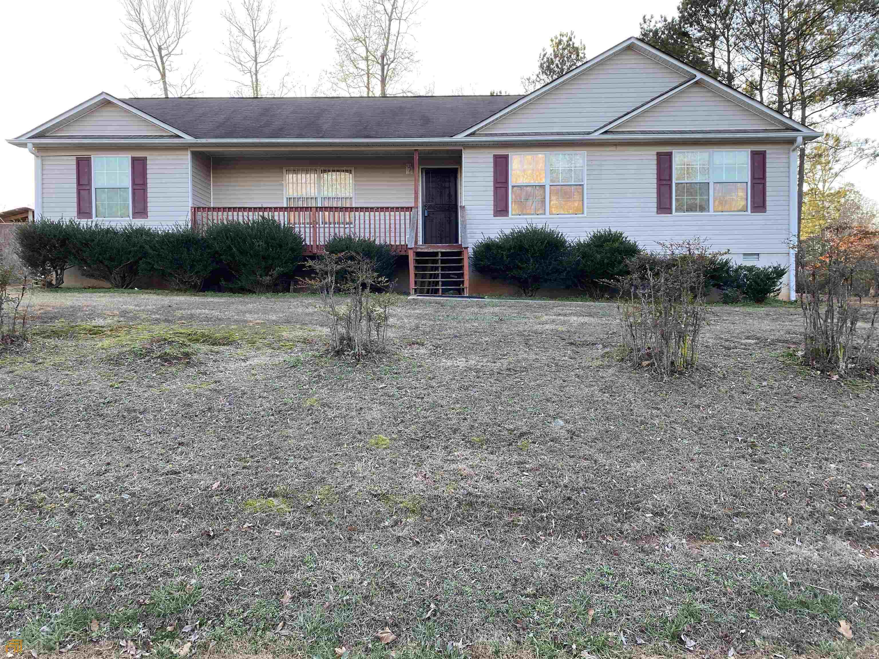 125 Chesterton Drive Athens, GA 30607 - Photo 1 of 1 a front view of a house with garden