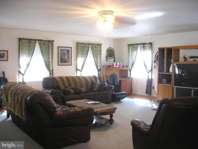909 Carsins Run Road Aberdeen, MD 21001 - Photo 8 of 14 Family Room