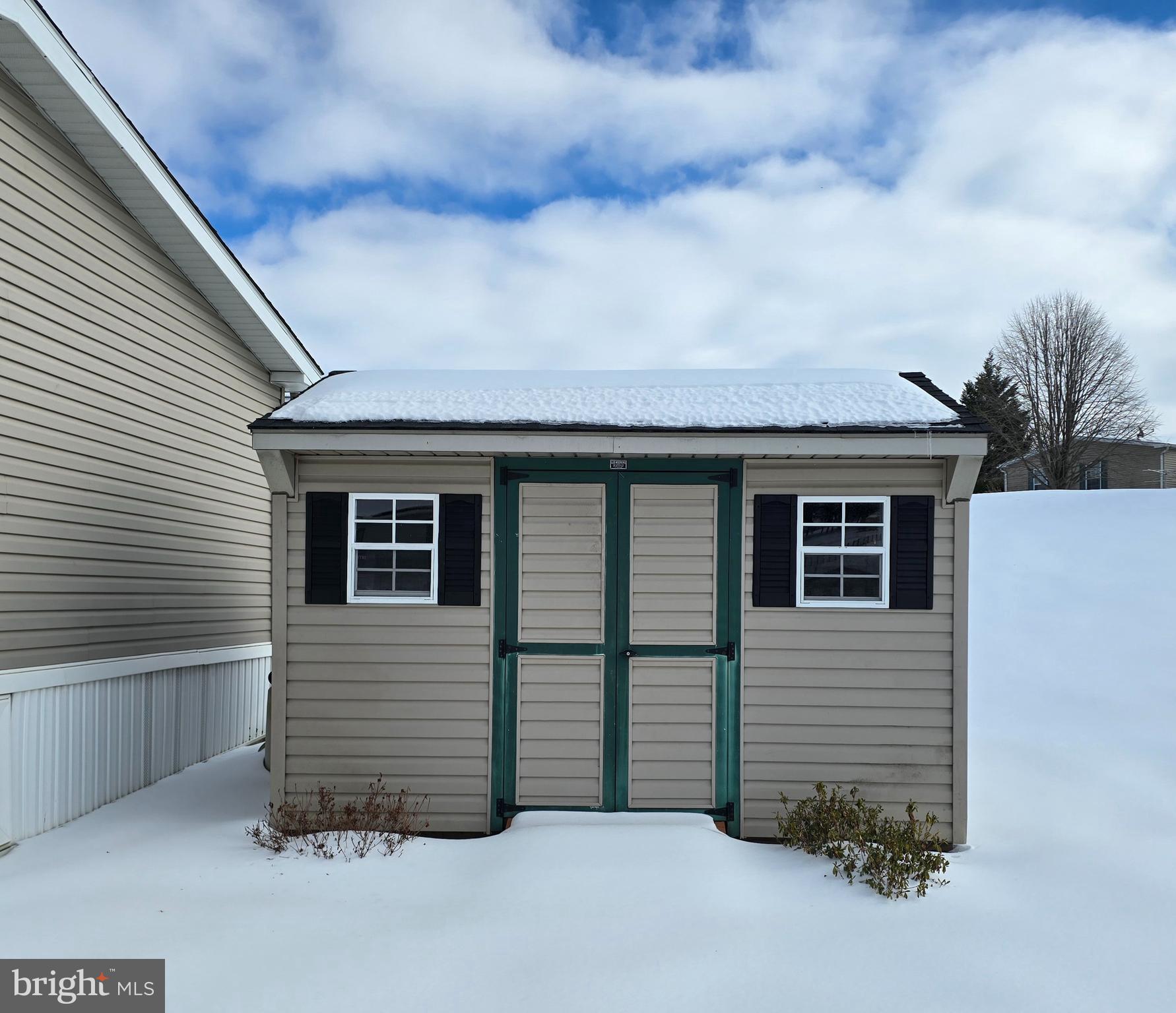 118 Lisa Circle York, PA 17406 - Photo 2 of 13