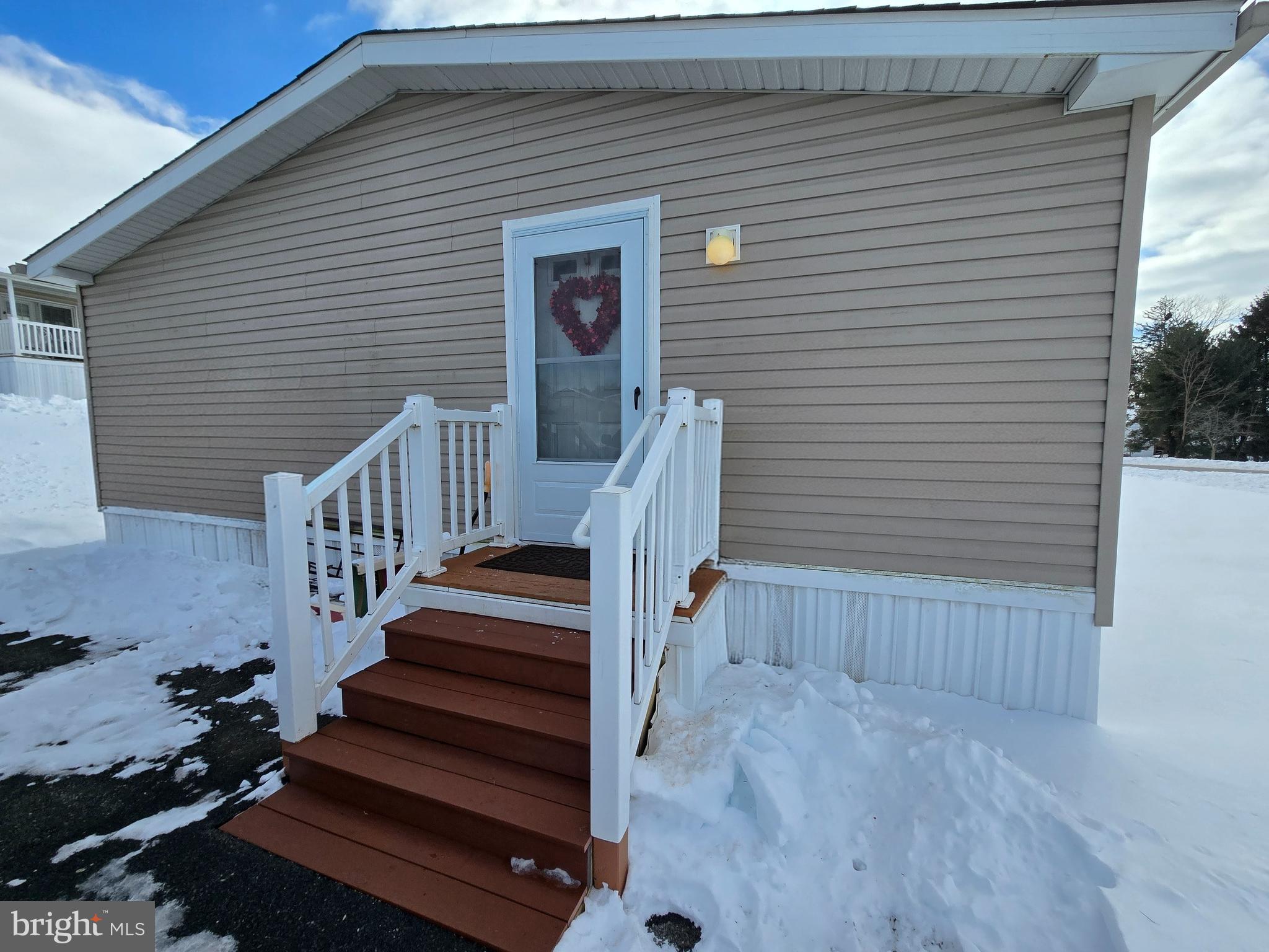 118 Lisa Circle York, PA 17406 - Photo 3 of 13