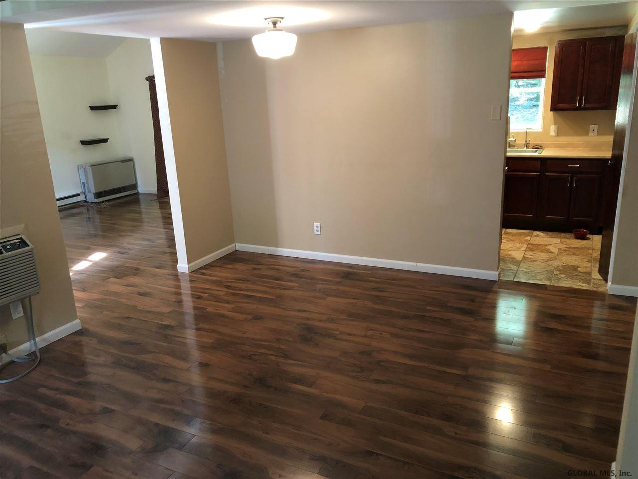 17 Glade Mallow Road Malta, NY 12020 - Photo 2 of 5 Photo 2