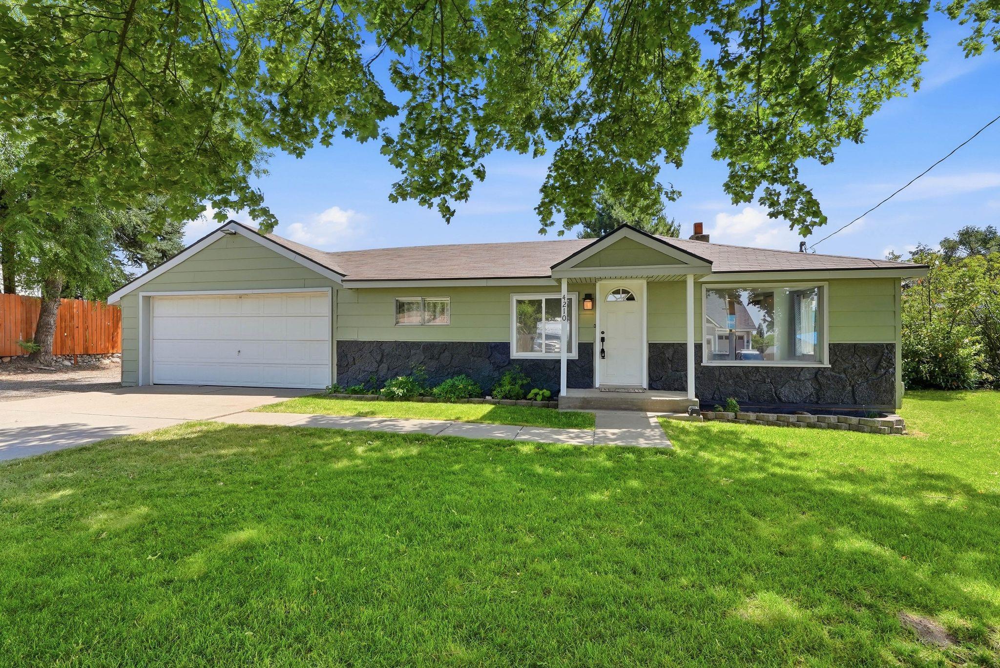 4210 North Silas Road Spokane Valley, WA 99216 - Photo 2 of 44 Gallery Image 2