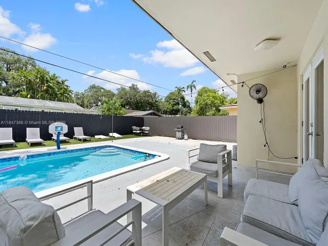 a view of outdoor space yard and patio