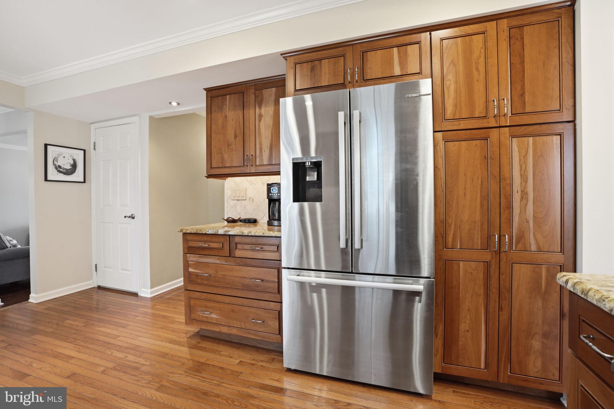 283 Greenview Road Yardley, PA 19067 - Photo 12 of 39 Kitchen