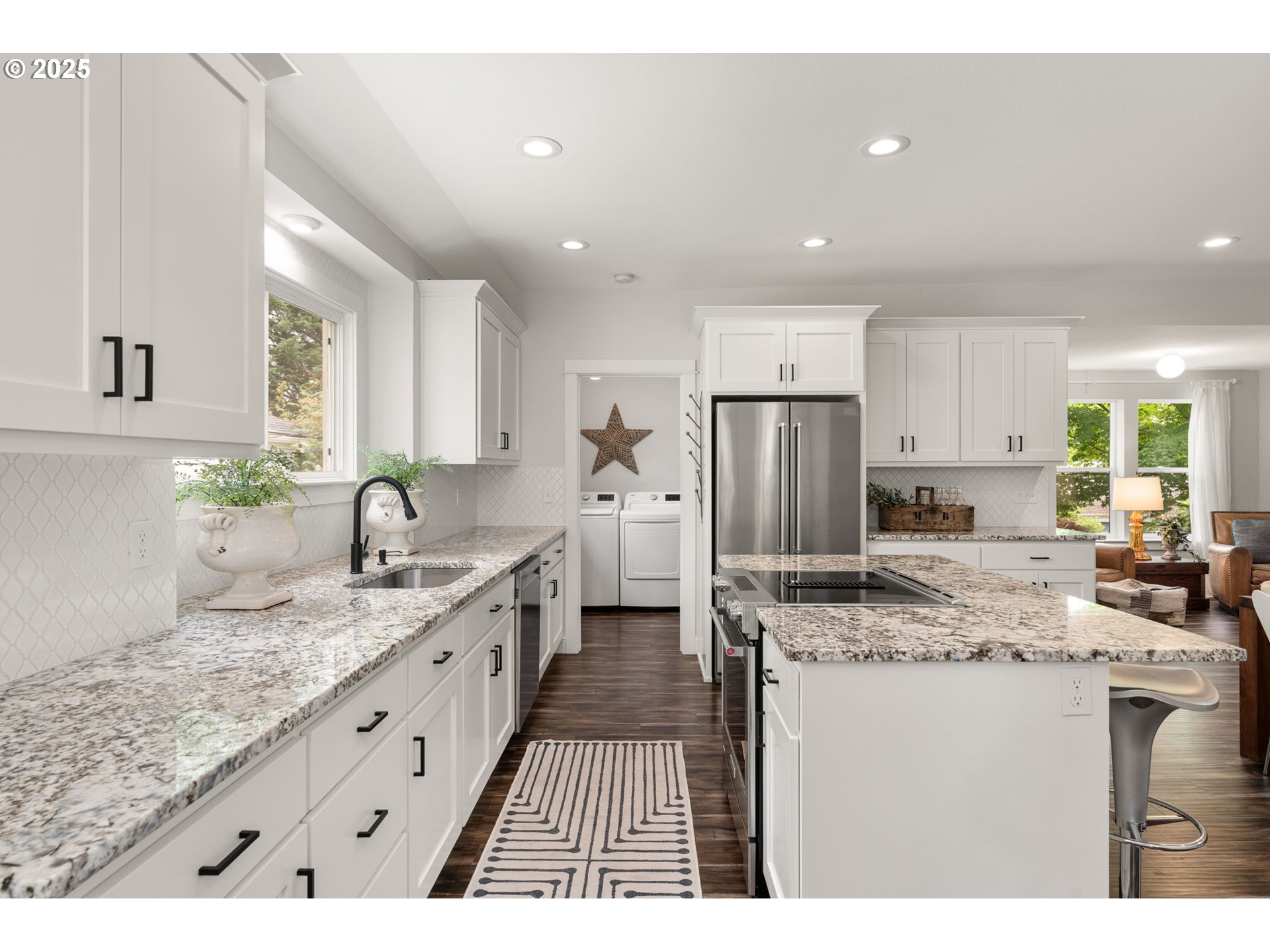 580 Southwest 9th Street Dundee, OR 97115 - Photo 14 of 40 Kitchen