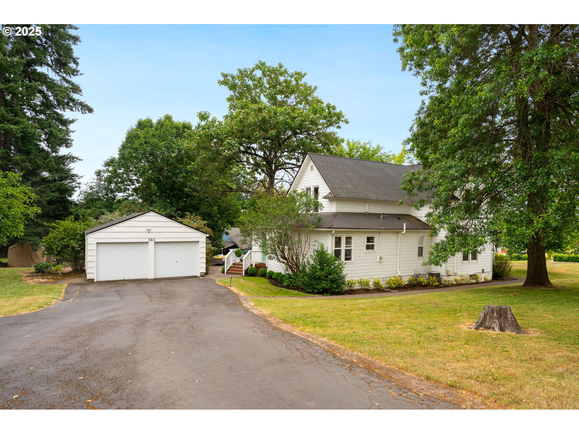 580 Southwest 9th Street Dundee, OR 97115 - Photo 34 of 40 Garage