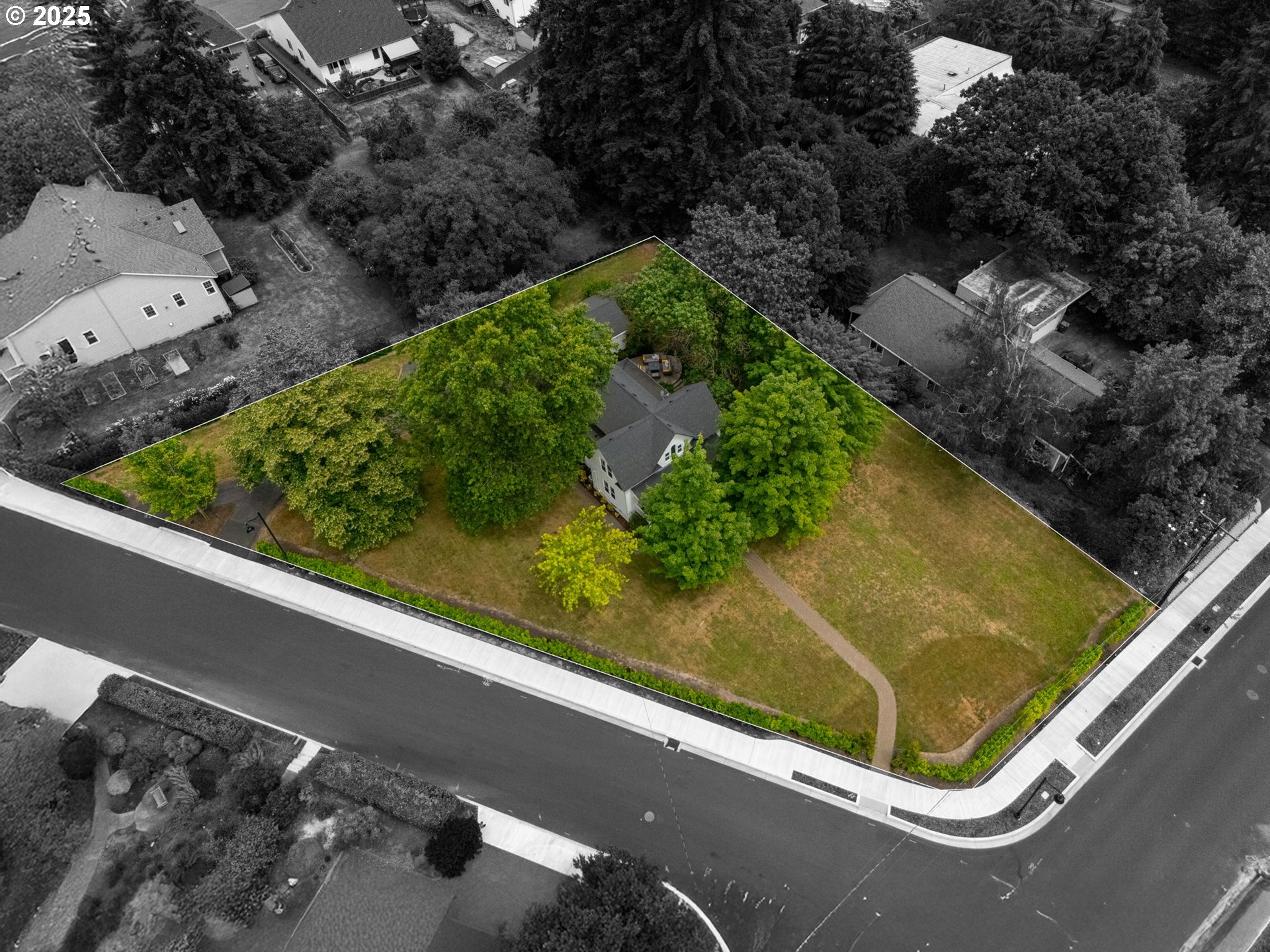 580 Southwest 9th Street Dundee, OR 97115 - Photo 37 of 40 Drone View/UAV