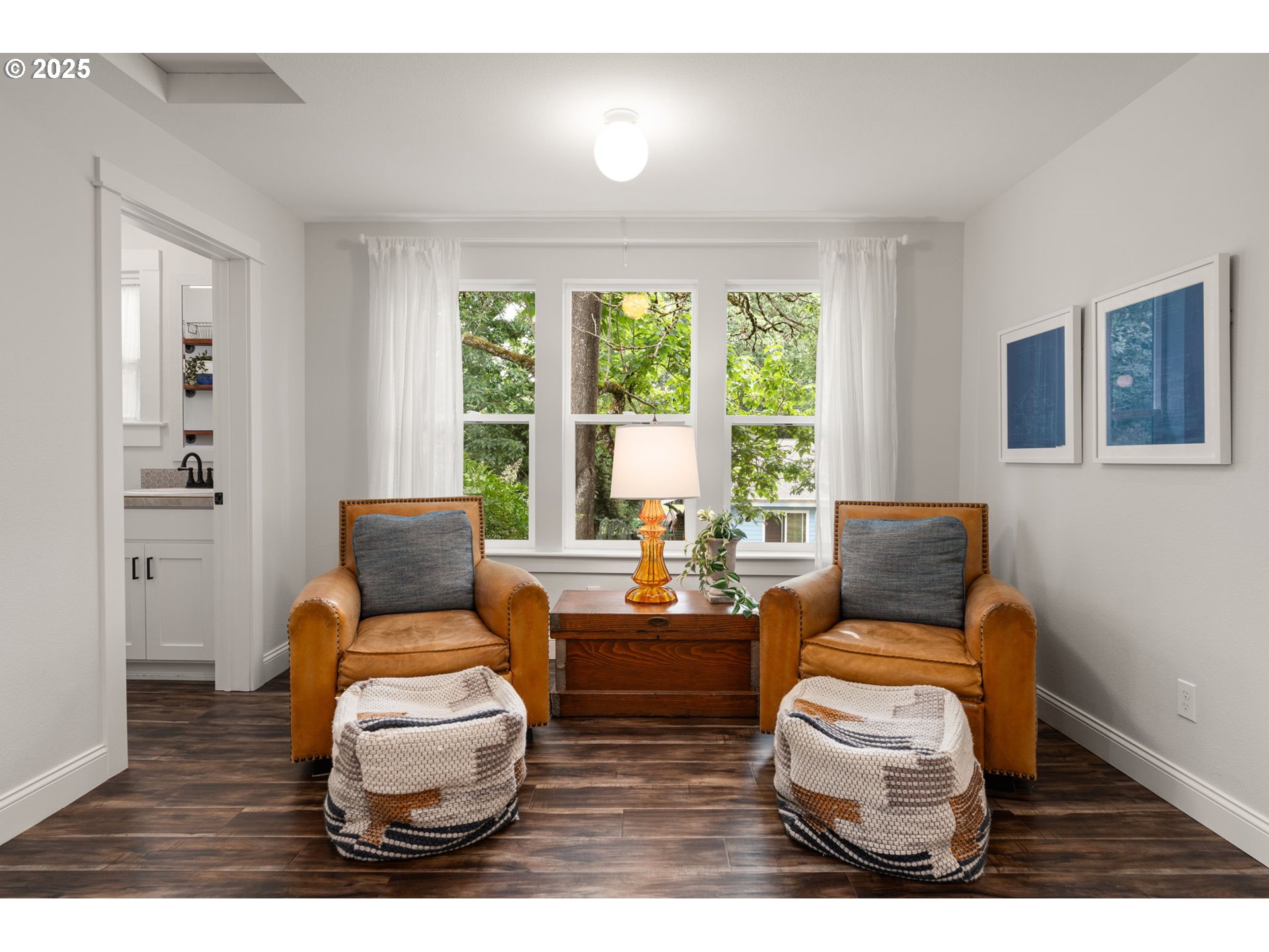 580 Southwest 9th Street Dundee, OR 97115 - Photo 10 of 40 Sitting Room