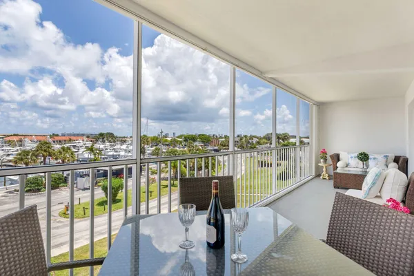 $2,850 | 907 Marina Drive, Unit 310, North Palm Beach, FL 33408