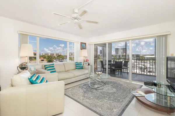 $2,850 | 907 Marina Drive, Unit 310, North Palm Beach, FL 33408