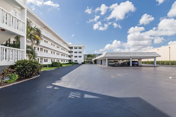 $2,850 | 907 Marina Drive, Unit 310, North Palm Beach, FL 33408