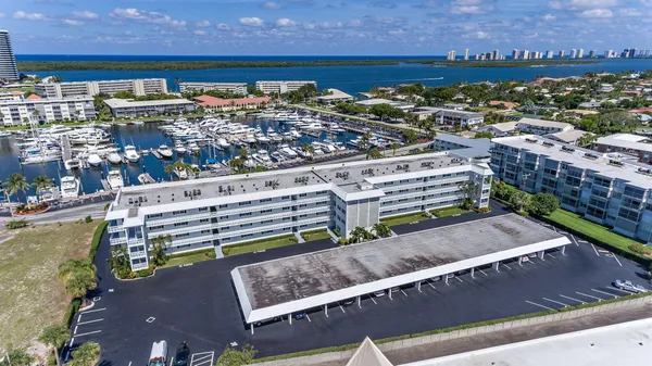 $2,850 | 907 Marina Drive, Unit 310, North Palm Beach, FL 33408