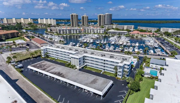$2,850 | 907 Marina Drive, Unit 310, North Palm Beach, FL 33408