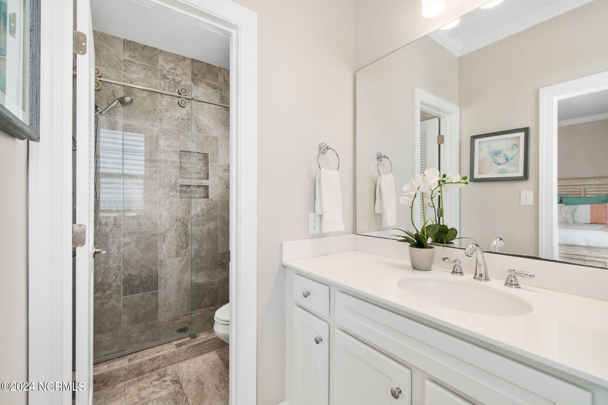 2800 West Fort Macon Road, Unit 16 Atlantic Beach, NC 28512 - Photo 23 of 62 En suite primary bathroom