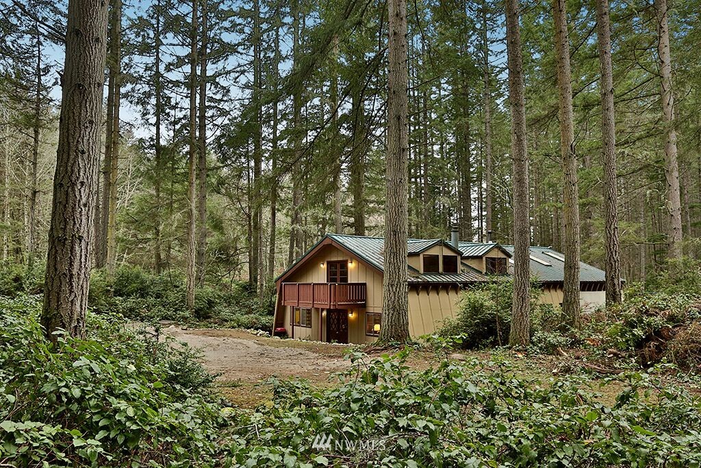 5116 Crawford Road Langley, WA 98260 - Photo 1 of 25 Gallery Image 1
