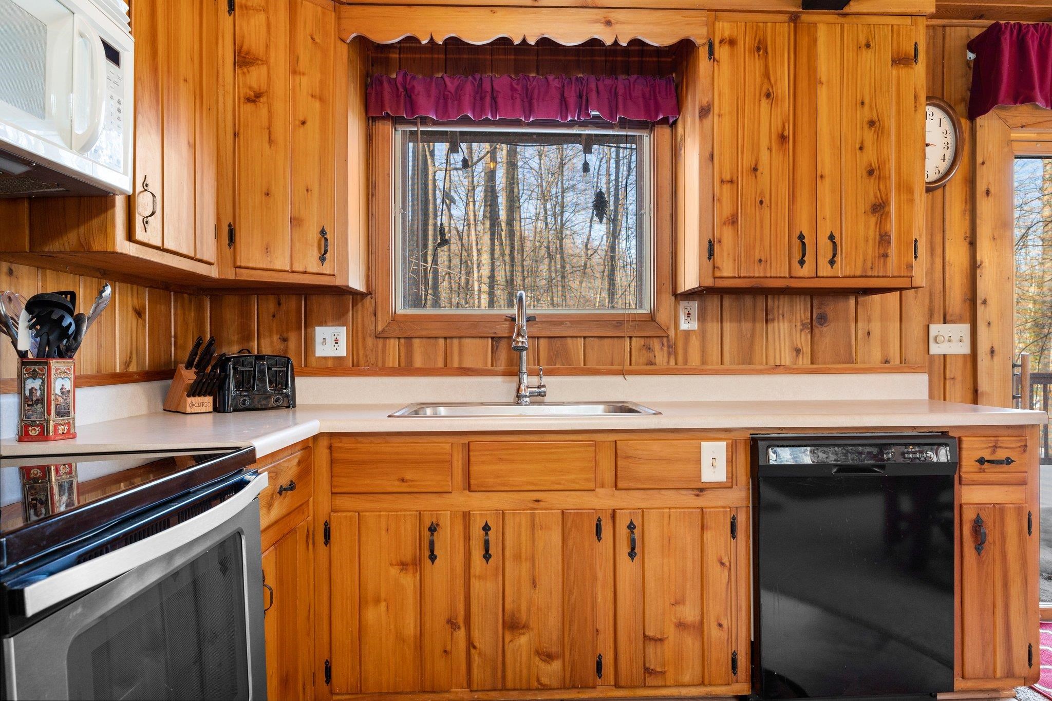 6762 Grindle Strause Road Bellaire, MI 49615 - Photo 12 of 34 1908893-11.JPG