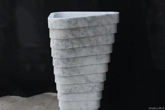 $12,000,000 | 43 Old Orchard Lane, East Hampton, NY 11937