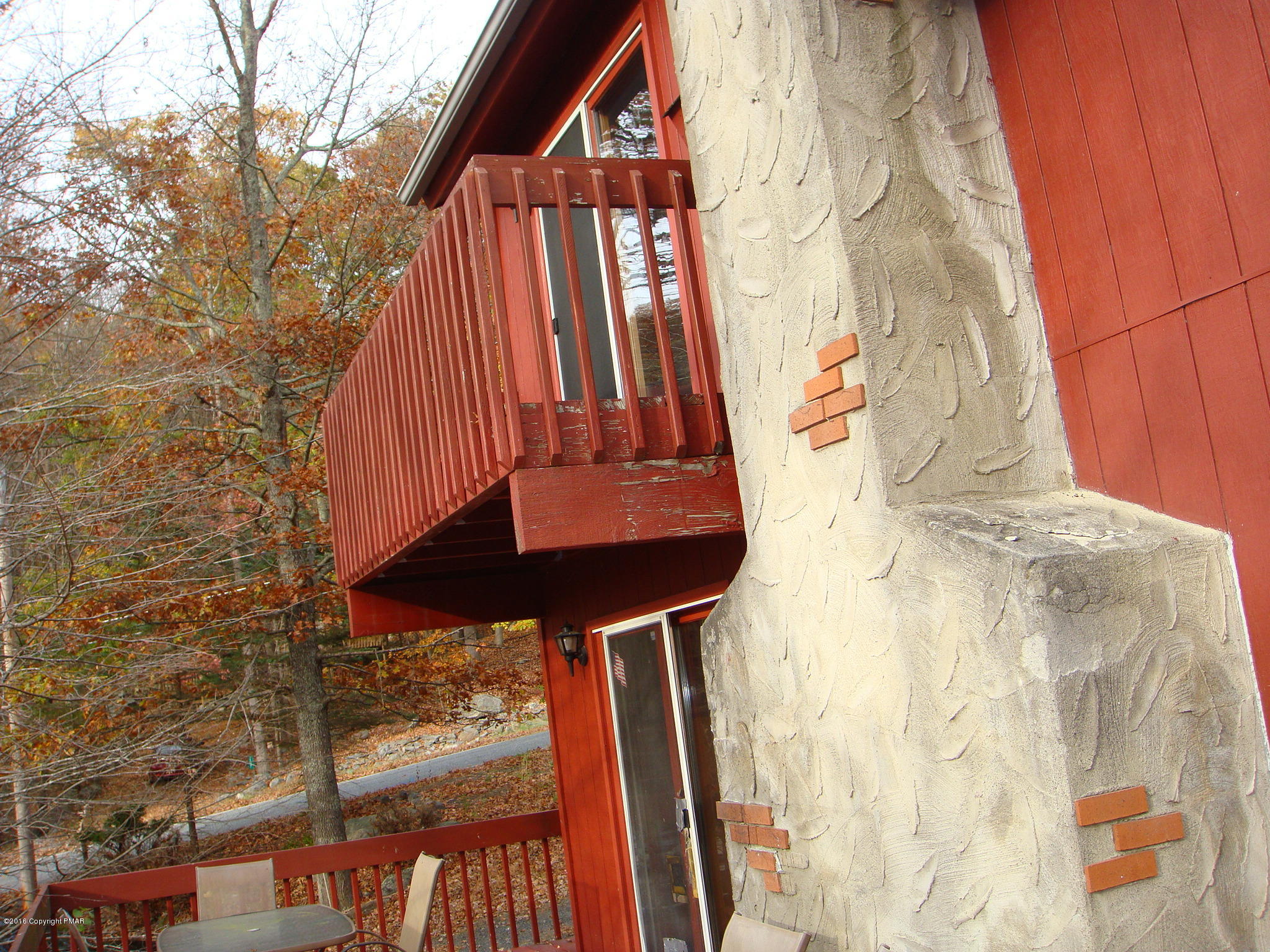708 Dundee Road Bushkill, PA 18324 - Photo 25 of 26 Loft Balcony
